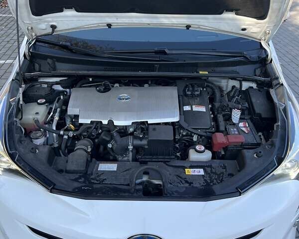 Белый Тойота Приус, объемом двигателя 1.8 л и пробегом 240 тыс. км за 17700 $, фото 20 на Automoto.ua