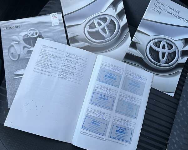 Белый Тойота Приус, объемом двигателя 1.8 л и пробегом 240 тыс. км за 17700 $, фото 48 на Automoto.ua