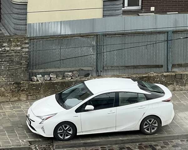 Белый Тойота Приус, объемом двигателя 1.8 л и пробегом 240 тыс. км за 17700 $, фото 42 на Automoto.ua