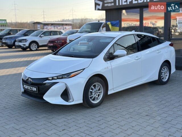 Білий Тойота Пріус, об'ємом двигуна 1.8 л та пробігом 180 тис. км за 17500 $, фото 2 на Automoto.ua
