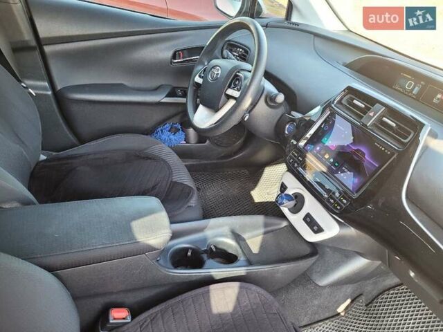 Белый Тойота Приус, объемом двигателя 1.8 л и пробегом 115 тыс. км за 14000 $, фото 10 на Automoto.ua