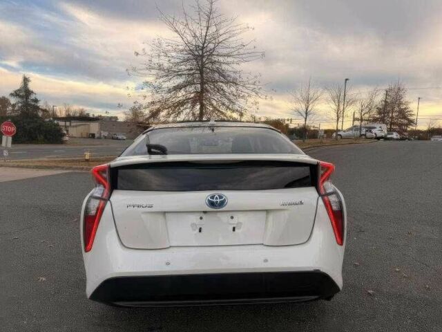 Белый Тойота Приус, объемом двигателя 1.8 л и пробегом 89 тыс. км за 4500 $, фото 5 на Automoto.ua