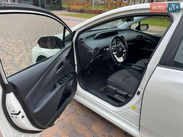 Белый Тойота Приус, объемом двигателя 1.8 л и пробегом 120 тыс. км за 15900 $, фото 9 на Automoto.ua