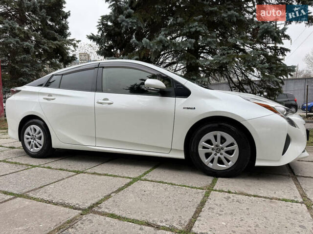 Белый Тойота Приус, объемом двигателя 1.8 л и пробегом 135 тыс. км за 14800 $, фото 2 на Automoto.ua