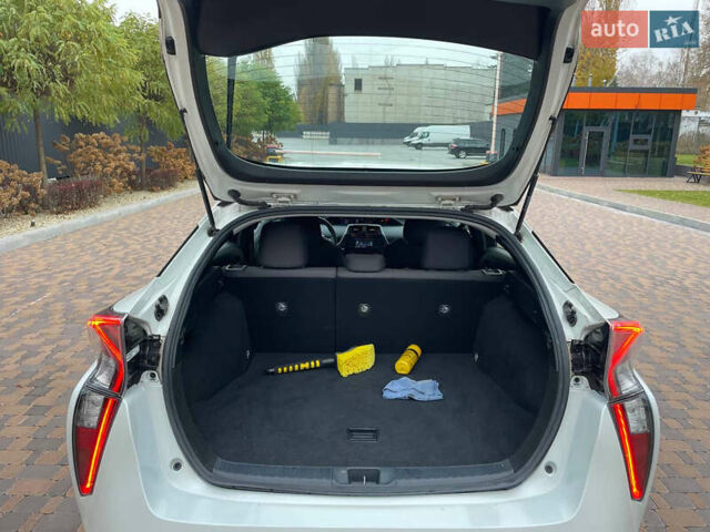Белый Тойота Приус, объемом двигателя 1.8 л и пробегом 120 тыс. км за 15900 $, фото 13 на Automoto.ua