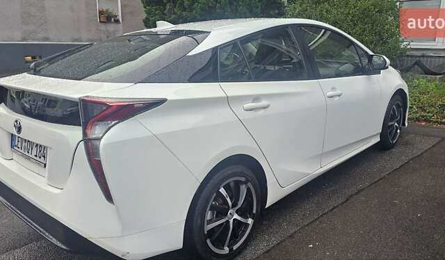 Белый Тойота Приус, объемом двигателя 1.8 л и пробегом 365 тыс. км за 11000 $, фото 9 на Automoto.ua