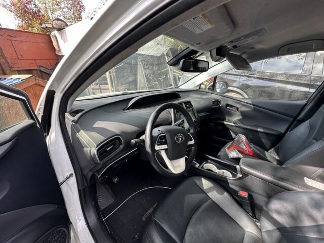 Белый Тойота Приус, объемом двигателя 0 л и пробегом 105 тыс. км за 9800 $, фото 6 на Automoto.ua