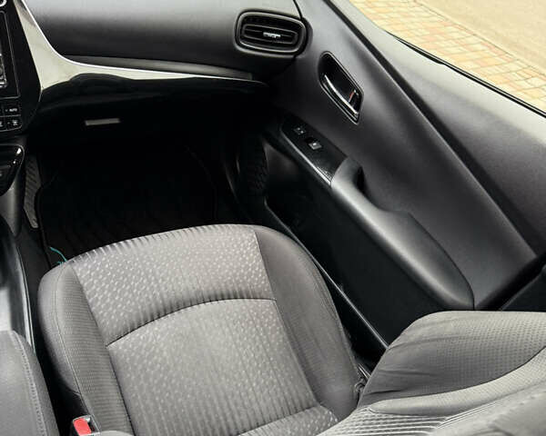 Белый Тойота Приус, объемом двигателя 1.8 л и пробегом 134 тыс. км за 14800 $, фото 49 на Automoto.ua