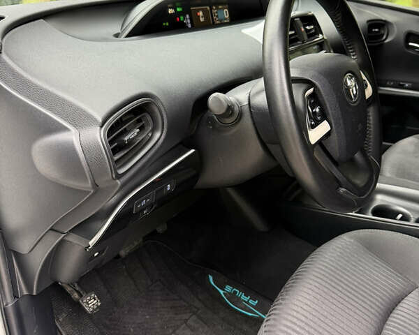 Белый Тойота Приус, объемом двигателя 1.8 л и пробегом 135 тыс. км за 14800 $, фото 59 на Automoto.ua