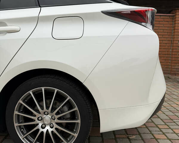 Белый Тойота Приус, объемом двигателя 1.8 л и пробегом 134 тыс. км за 14800 $, фото 6 на Automoto.ua