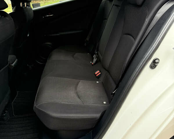 Белый Тойота Приус, объемом двигателя 1.8 л и пробегом 134 тыс. км за 14800 $, фото 61 на Automoto.ua