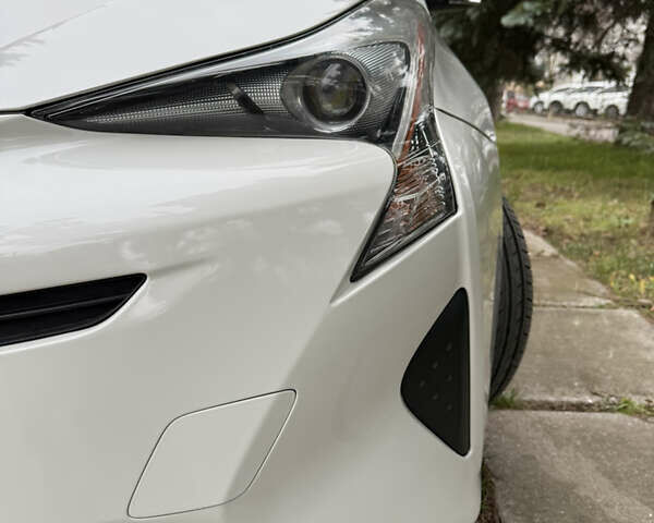 Белый Тойота Приус, объемом двигателя 1.8 л и пробегом 135 тыс. км за 14800 $, фото 18 на Automoto.ua