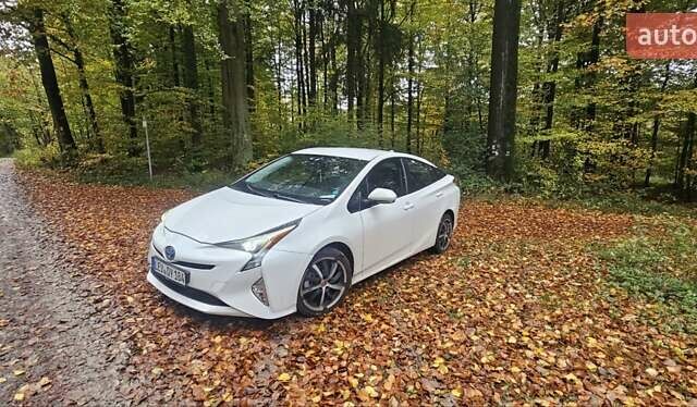 Белый Тойота Приус, объемом двигателя 1.8 л и пробегом 365 тыс. км за 11000 $, фото 7 на Automoto.ua