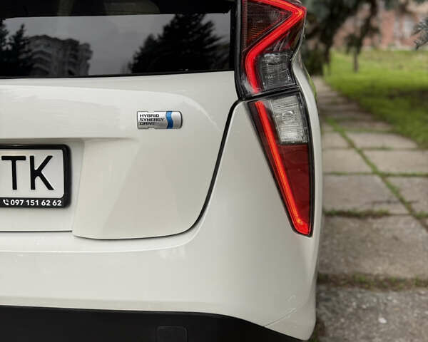 Белый Тойота Приус, объемом двигателя 1.8 л и пробегом 135 тыс. км за 14800 $, фото 46 на Automoto.ua