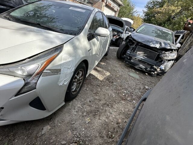 Білий Тойота Пріус, об'ємом двигуна 0 л та пробігом 105 тис. км за 9900 $, фото 3 на Automoto.ua