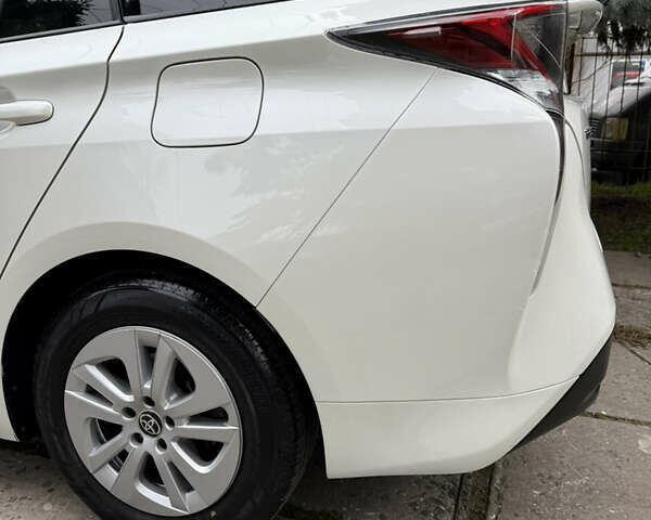 Белый Тойота Приус, объемом двигателя 1.8 л и пробегом 135 тыс. км за 14800 $, фото 32 на Automoto.ua