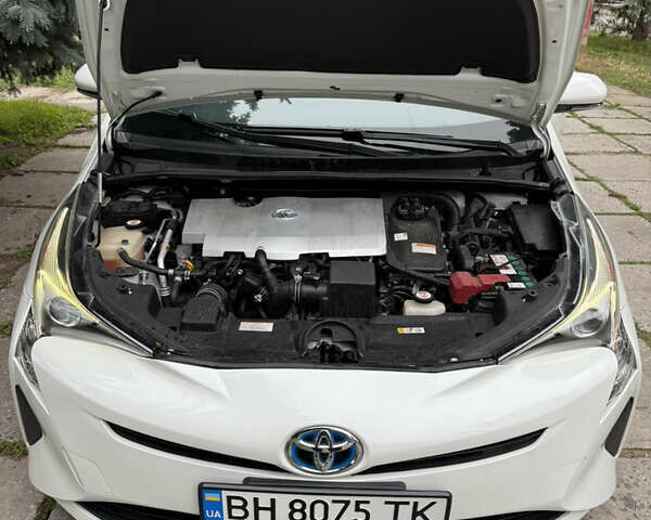 Белый Тойота Приус, объемом двигателя 1.8 л и пробегом 135 тыс. км за 14800 $, фото 79 на Automoto.ua