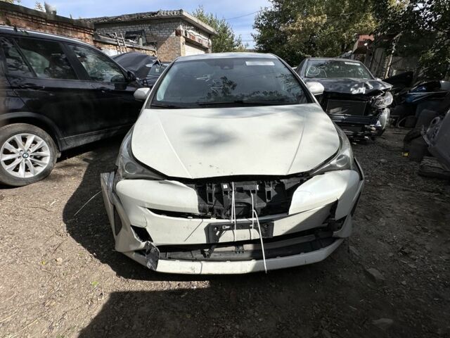 Білий Тойота Пріус, об'ємом двигуна 0 л та пробігом 105 тис. км за 9900 $, фото 2 на Automoto.ua