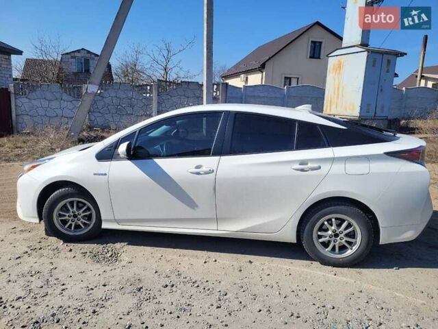 Белый Тойота Приус, объемом двигателя 1.8 л и пробегом 115 тыс. км за 14000 $, фото 6 на Automoto.ua