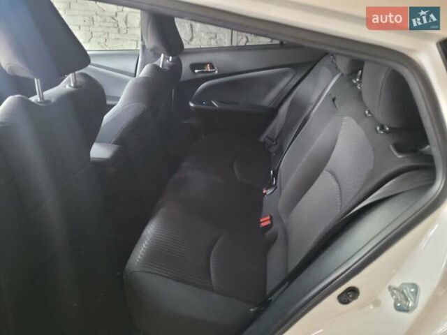 Белый Тойота Приус, объемом двигателя 1.8 л и пробегом 115 тыс. км за 14000 $, фото 12 на Automoto.ua