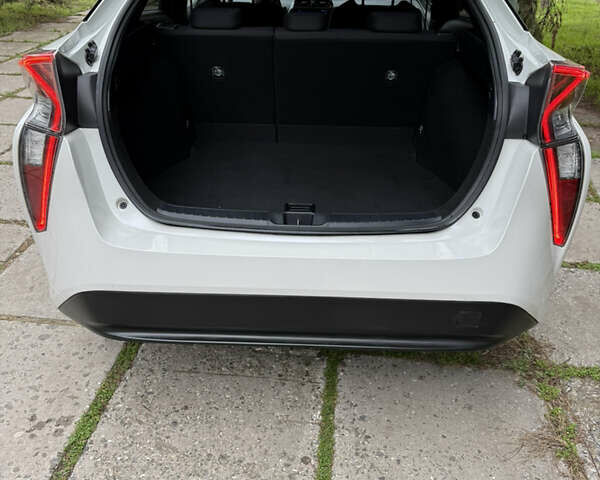 Белый Тойота Приус, объемом двигателя 1.8 л и пробегом 135 тыс. км за 14800 $, фото 75 на Automoto.ua