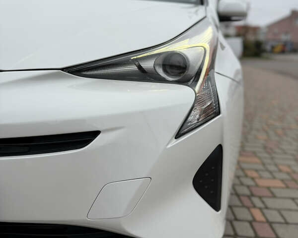 Белый Тойота Приус, объемом двигателя 1.8 л и пробегом 134 тыс. км за 14800 $, фото 19 на Automoto.ua