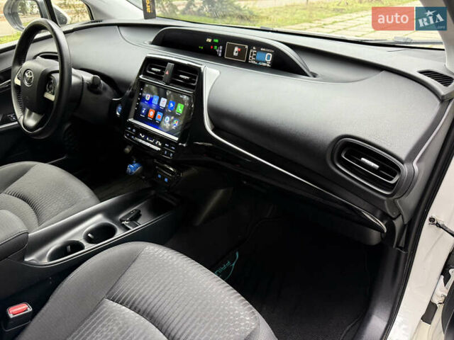 Белый Тойота Приус, объемом двигателя 1.8 л и пробегом 135 тыс. км за 14800 $, фото 9 на Automoto.ua