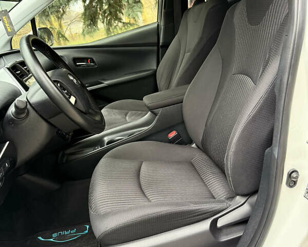 Белый Тойота Приус, объемом двигателя 1.8 л и пробегом 135 тыс. км за 14800 $, фото 62 на Automoto.ua