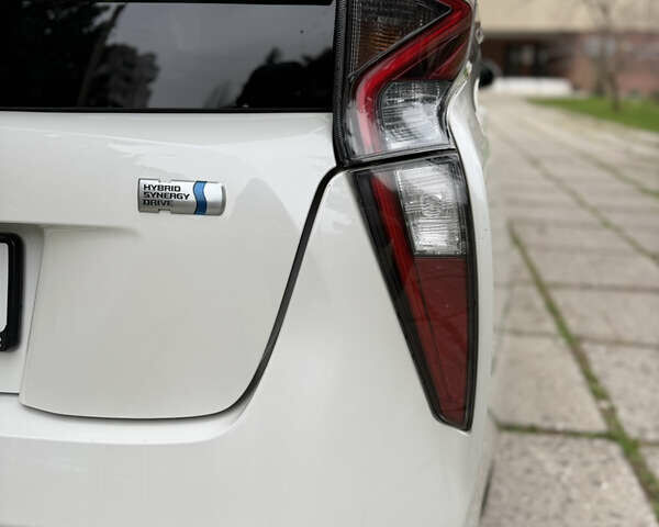 Белый Тойота Приус, объемом двигателя 1.8 л и пробегом 135 тыс. км за 14800 $, фото 22 на Automoto.ua