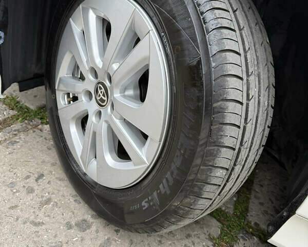 Белый Тойота Приус, объемом двигателя 1.8 л и пробегом 135 тыс. км за 14800 $, фото 40 на Automoto.ua