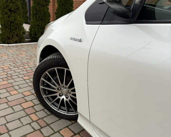 Белый Тойота Приус, объемом двигателя 1.8 л и пробегом 134 тыс. км за 14800 $, фото 8 на Automoto.ua