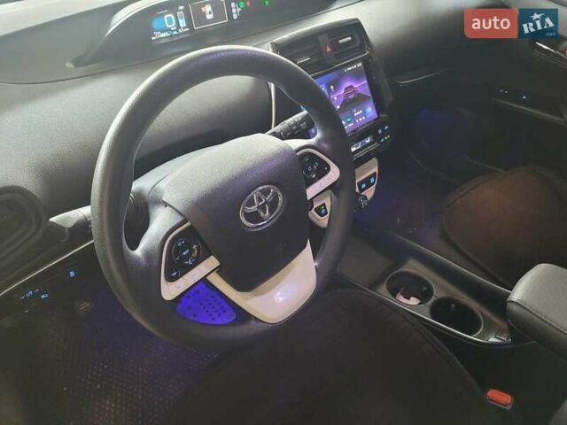 Белый Тойота Приус, объемом двигателя 1.8 л и пробегом 115 тыс. км за 14000 $, фото 9 на Automoto.ua