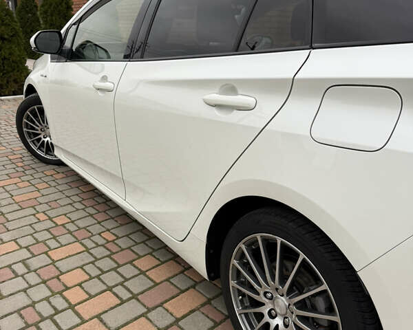 Белый Тойота Приус, объемом двигателя 1.8 л и пробегом 134 тыс. км за 14800 $, фото 7 на Automoto.ua