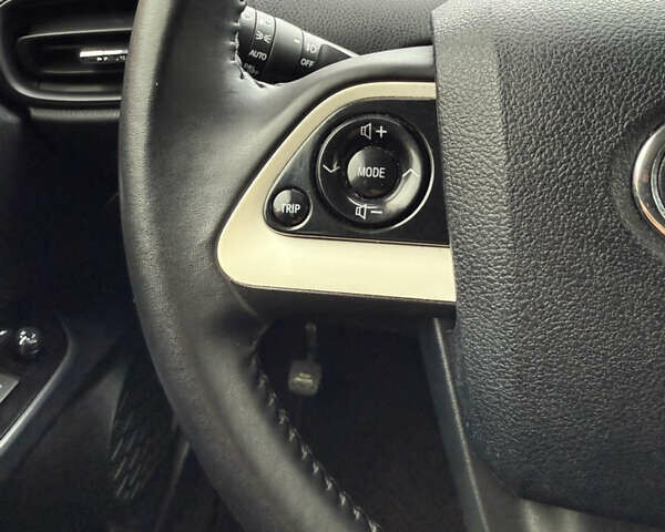 Белый Тойота Приус, объемом двигателя 1.8 л и пробегом 134 тыс. км за 14800 $, фото 45 на Automoto.ua