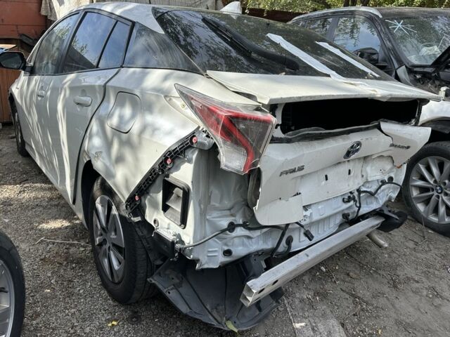 Белый Тойота Приус, объемом двигателя 0 л и пробегом 105 тыс. км за 9800 $, фото 5 на Automoto.ua