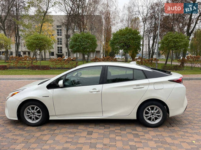 Белый Тойота Приус, объемом двигателя 1.8 л и пробегом 120 тыс. км за 15900 $, фото 2 на Automoto.ua