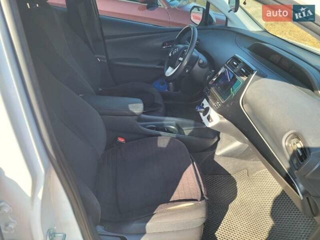 Белый Тойота Приус, объемом двигателя 1.8 л и пробегом 115 тыс. км за 14000 $, фото 18 на Automoto.ua