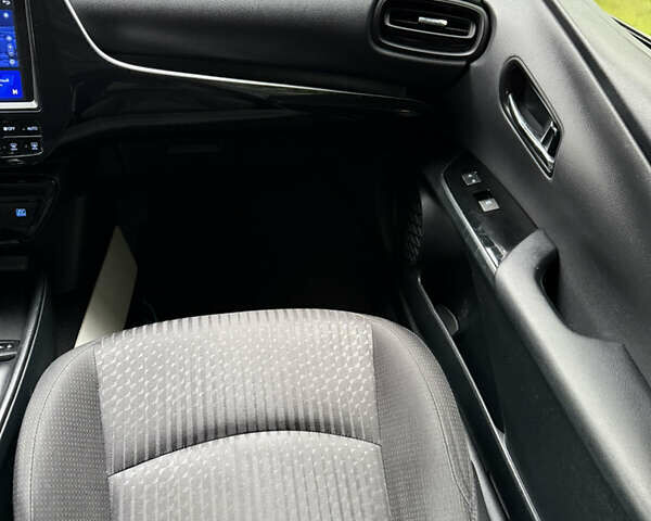 Белый Тойота Приус, объемом двигателя 1.8 л и пробегом 135 тыс. км за 14800 $, фото 52 на Automoto.ua