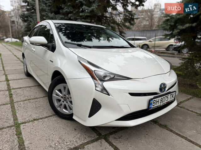Белый Тойота Приус, объемом двигателя 1.8 л и пробегом 135 тыс. км за 14800 $, фото 3 на Automoto.ua