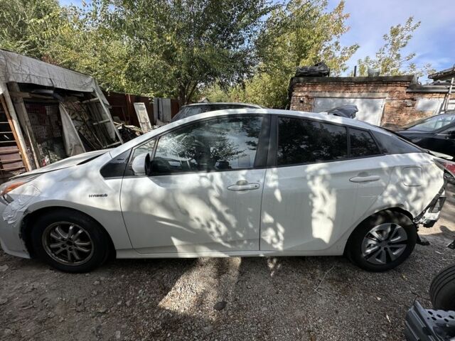 Білий Тойота Пріус, об'ємом двигуна 0 л та пробігом 105 тис. км за 9900 $, фото 4 на Automoto.ua
