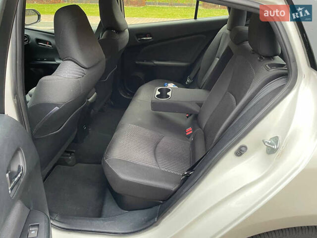 Белый Тойота Приус, объемом двигателя 1.8 л и пробегом 120 тыс. км за 15900 $, фото 11 на Automoto.ua