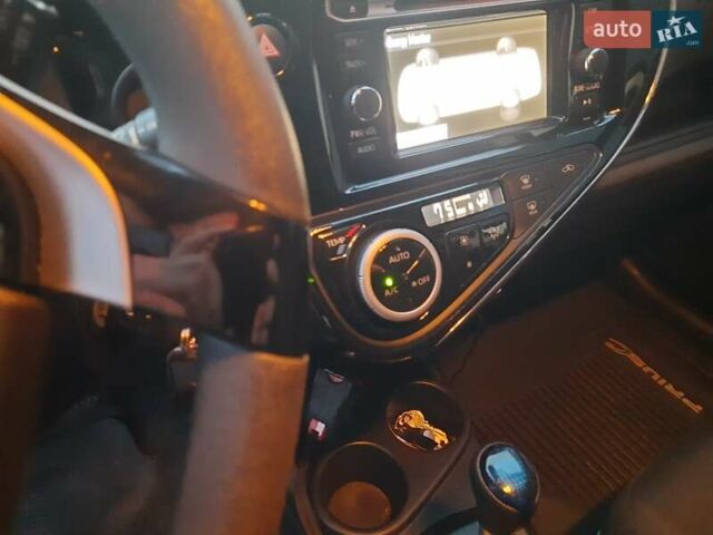 Білий Тойота Пріус, об'ємом двигуна 1.5 л та пробігом 126 тис. км за 13850 $, фото 9 на Automoto.ua