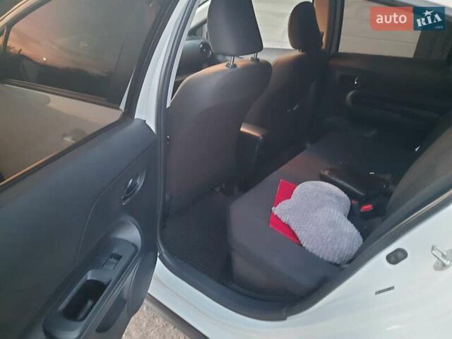 Білий Тойота Пріус, об'ємом двигуна 1.5 л та пробігом 126 тис. км за 13850 $, фото 12 на Automoto.ua