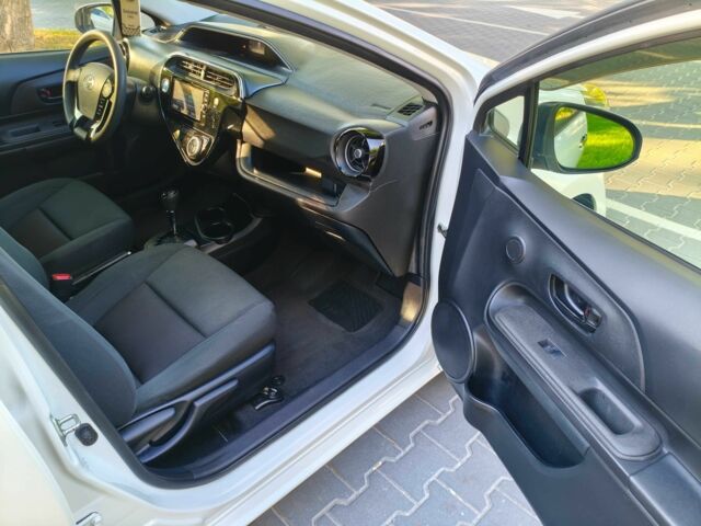 Білий Тойота Пріус, об'ємом двигуна 1.5 л та пробігом 73 тис. км за 12800 $, фото 10 на Automoto.ua