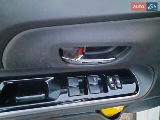 Білий Тойота Пріус, об'ємом двигуна 1.5 л та пробігом 126 тис. км за 13850 $, фото 5 на Automoto.ua