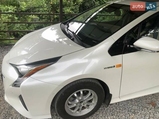 Белый Тойота Приус, объемом двигателя 1.8 л и пробегом 128 тыс. км за 18400 $, фото 5 на Automoto.ua