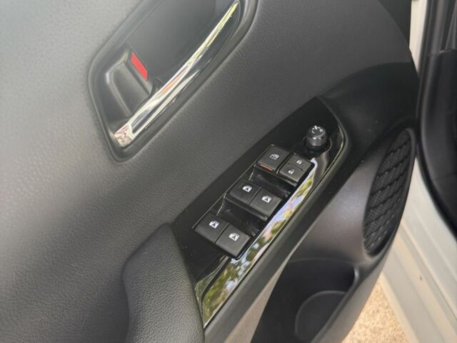 Белый Тойота Приус, объемом двигателя 1.8 л и пробегом 90 тыс. км за 20999 $, фото 10 на Automoto.ua