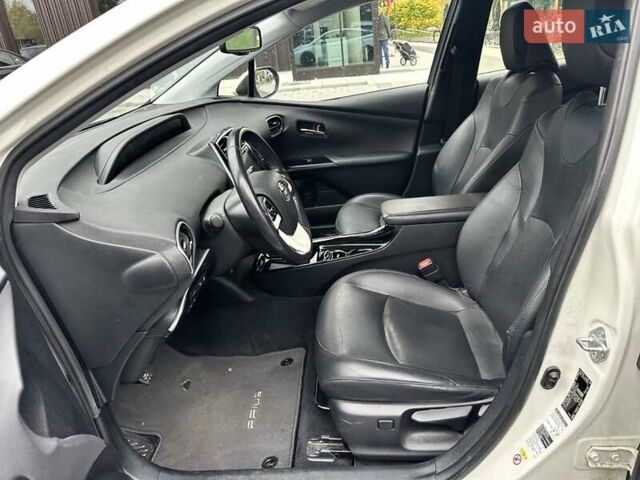 Белый Тойота Приус, объемом двигателя 1.8 л и пробегом 125 тыс. км за 17300 $, фото 6 на Automoto.ua