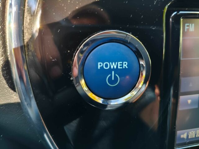 Білий Тойота Пріус, об'ємом двигуна 1.5 л та пробігом 73 тис. км за 12800 $, фото 15 на Automoto.ua