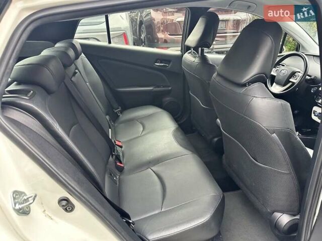 Белый Тойота Приус, объемом двигателя 1.8 л и пробегом 125 тыс. км за 17300 $, фото 5 на Automoto.ua